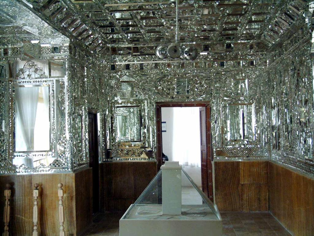 Ardakan glass